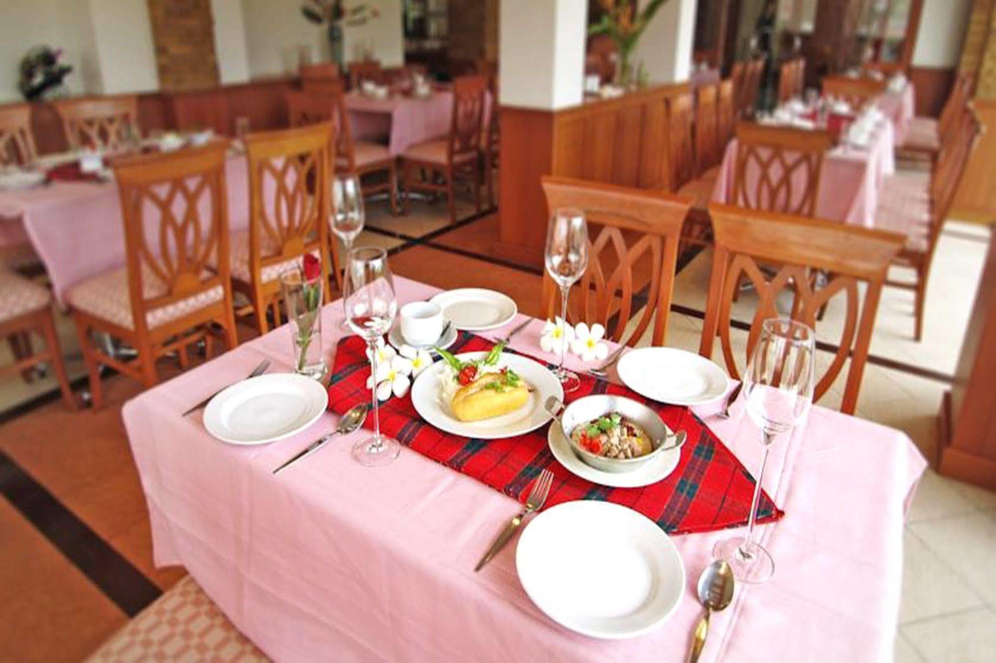 Kiengpiman Hotel Mukdahan Exterior foto